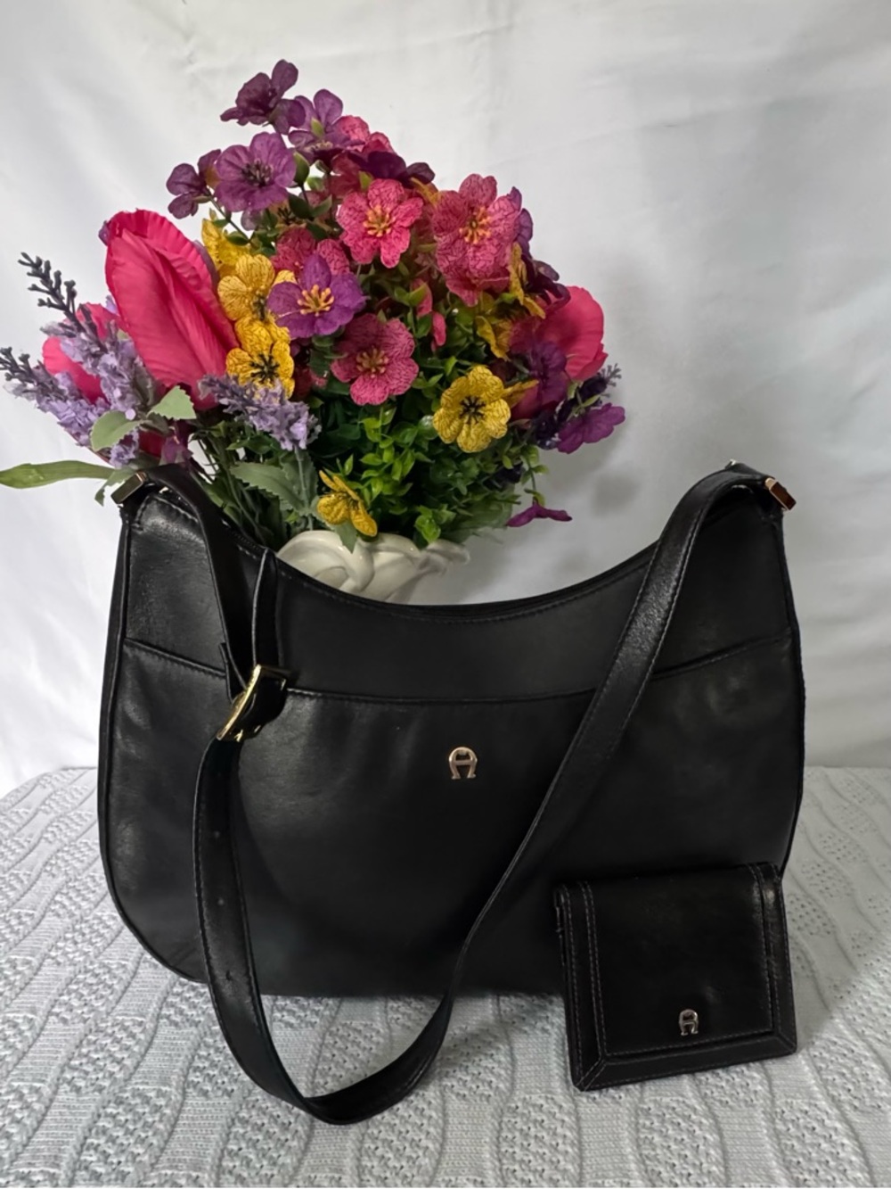 Etienne Aigner EUC leather hobo style shoulder bags w/wallet